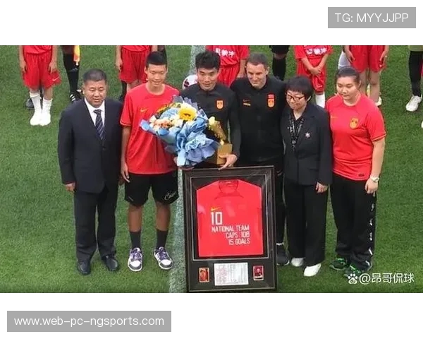 南京足球队节奏之争引发球迷热议与媒体关注